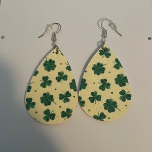 Clover earrings Brand New Never Worn One Size
